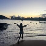 Isis Valverde Instagram – Encontros, abraços, elaborações,
lembranças, sonhos, lágrimas, gargalhas. 
Ah!!!! E o mar!
E vc! 💍
