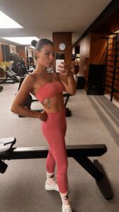 Isis Valverde Instagram - 💪