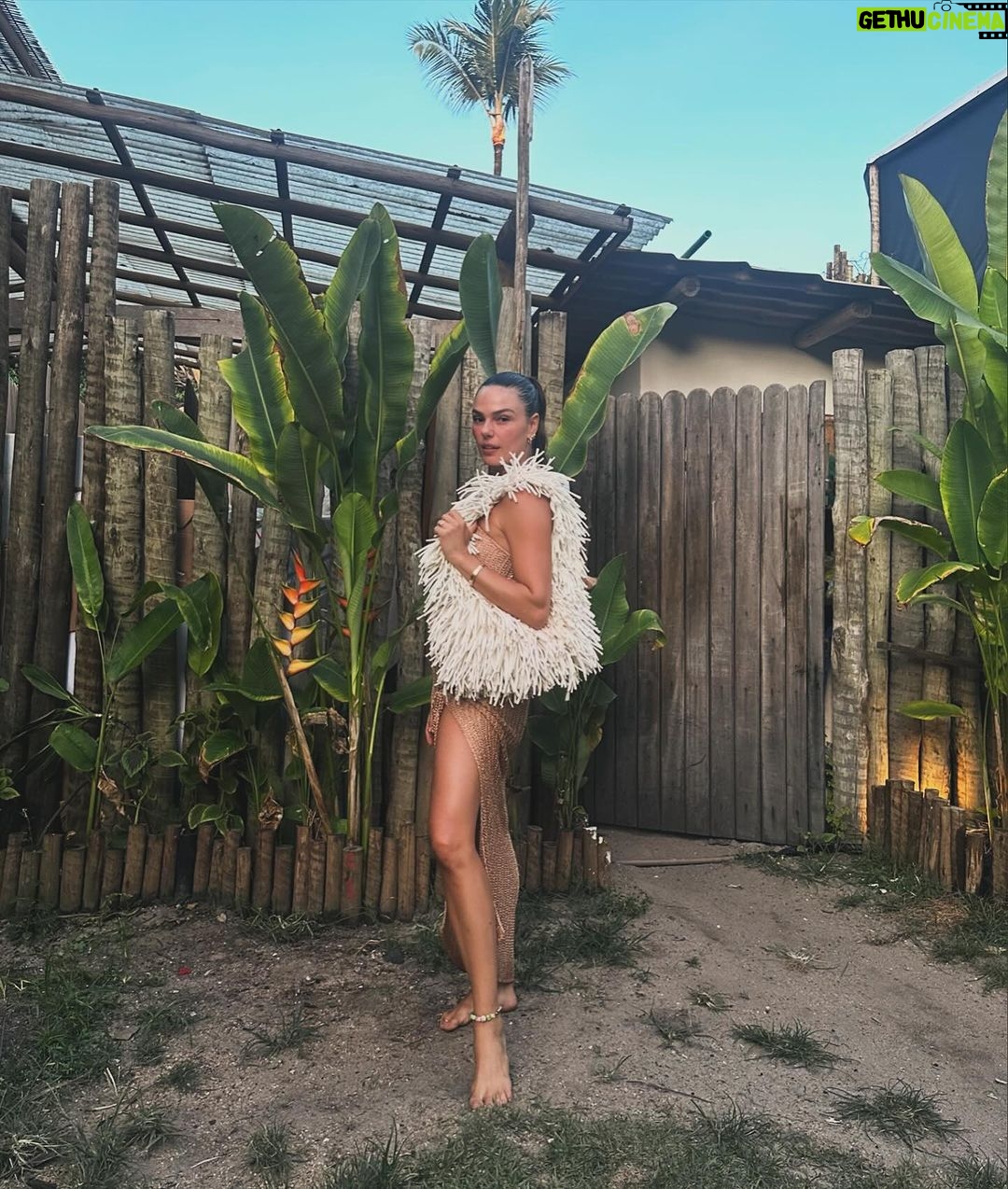 Isis Valverde Instagram - โthe only one, bahiaโ ๐ด๐๐ฑ๐น๐ Bahia