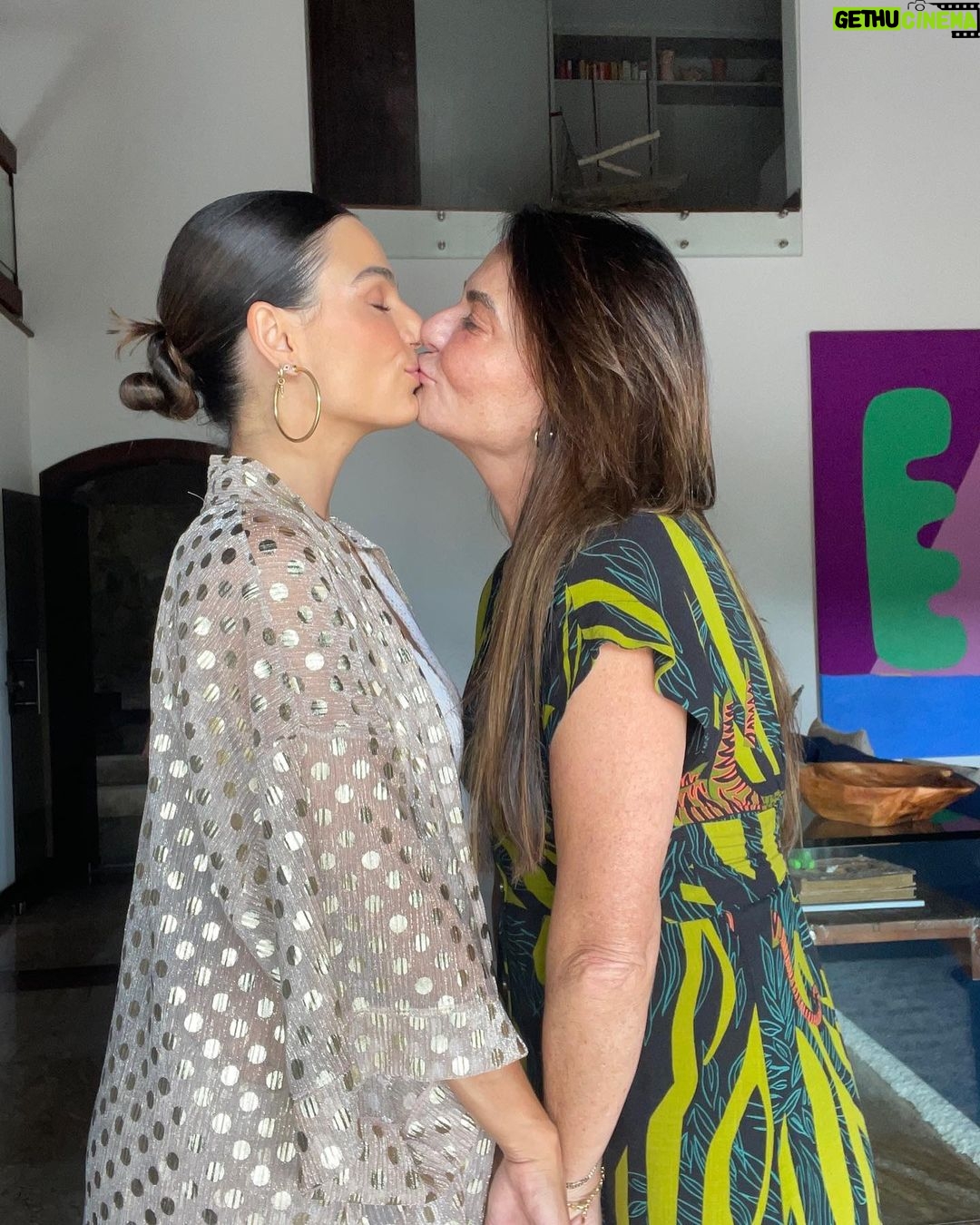 Isis Valverde Instagram - Vc meu primeiro amor! Hoje tenho uma melhor amiga, uma mãe e uma parceira pra vida! Sei que sou essa aquariana torta e por muitas vezes não pude estar perto. Te amo muito mais do que vc imagina! Parabéns meu amor maior @rosalbanable Brazil