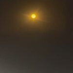 Isis Valverde Instagram – Eclipses de mim 

No breu me vi nua 
encoberta de sol
chorei minhas lágrimas poentes 
e morri 
junto ao último brilho 
que me vestia de mim.

Foto @clebiasousa