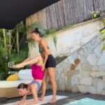 Isis Valverde Instagram – ✌🏻❤️