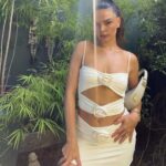 Isis Valverde Instagram – Esse look >>>>