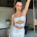 Isis Valverde Instagram – Esse look >>>>