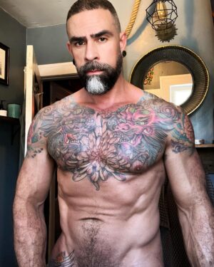 Israel Zamora Instagram - Good morning, hope your week is off to a good start 💖✨