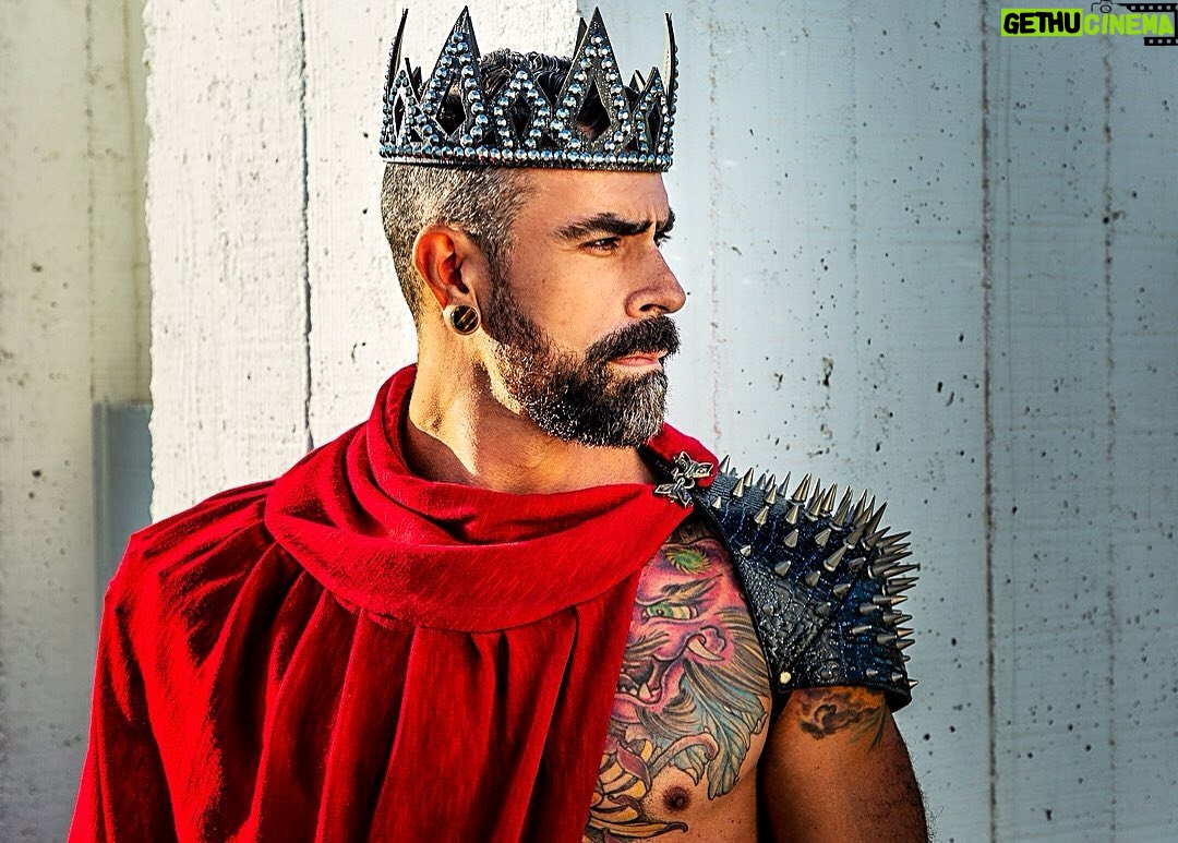 Israel Zamora - 3.5K Likes - A little teaser pic from my last #photoshoot crown and should piece from @shokrala cape from @paice_official Photagrapher @rmichaelbrewer
#witch #instahunk #gaydaddy #gaysnap #gaymuscle #gayfit #gayhunk #scuf #beardgang #gayscruff #gayhot #dragula #king #kingofhearts #gayguy #gayfallow #instagay #gaybeard