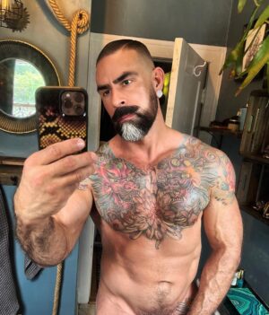 Israel Zamora Instagram - Back to basics with a good shave  and fade @mikeysbarbershopla
