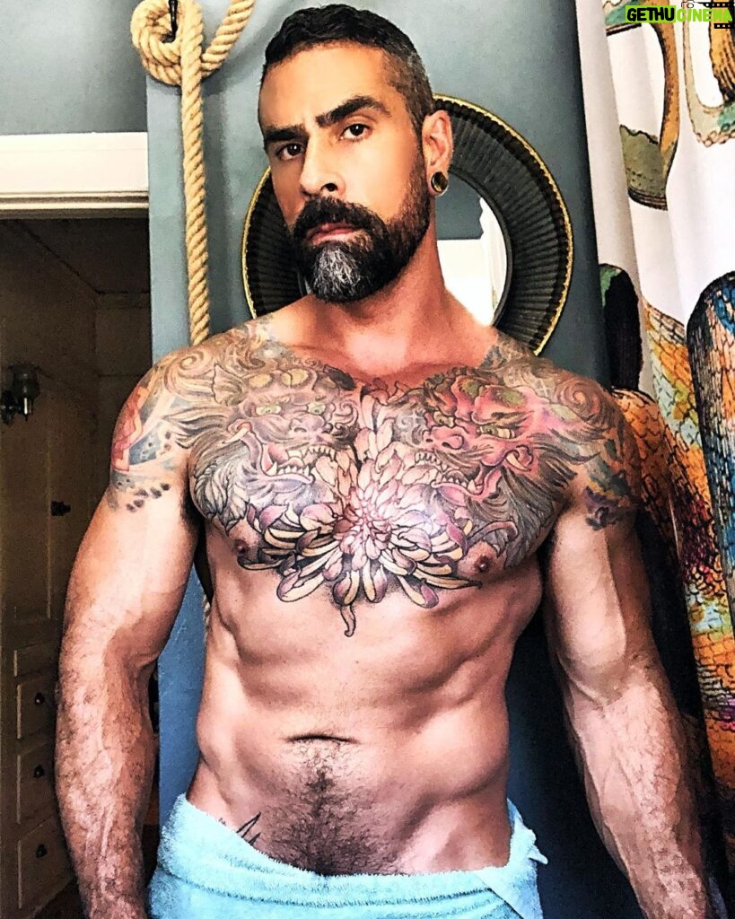 Israel Zamora Instagram - Good morning hope your weekend as been great #bathroomselfie #scruffygay #beards #beardsandtattoos #gaydaddy #gaymusclebear #muscles
