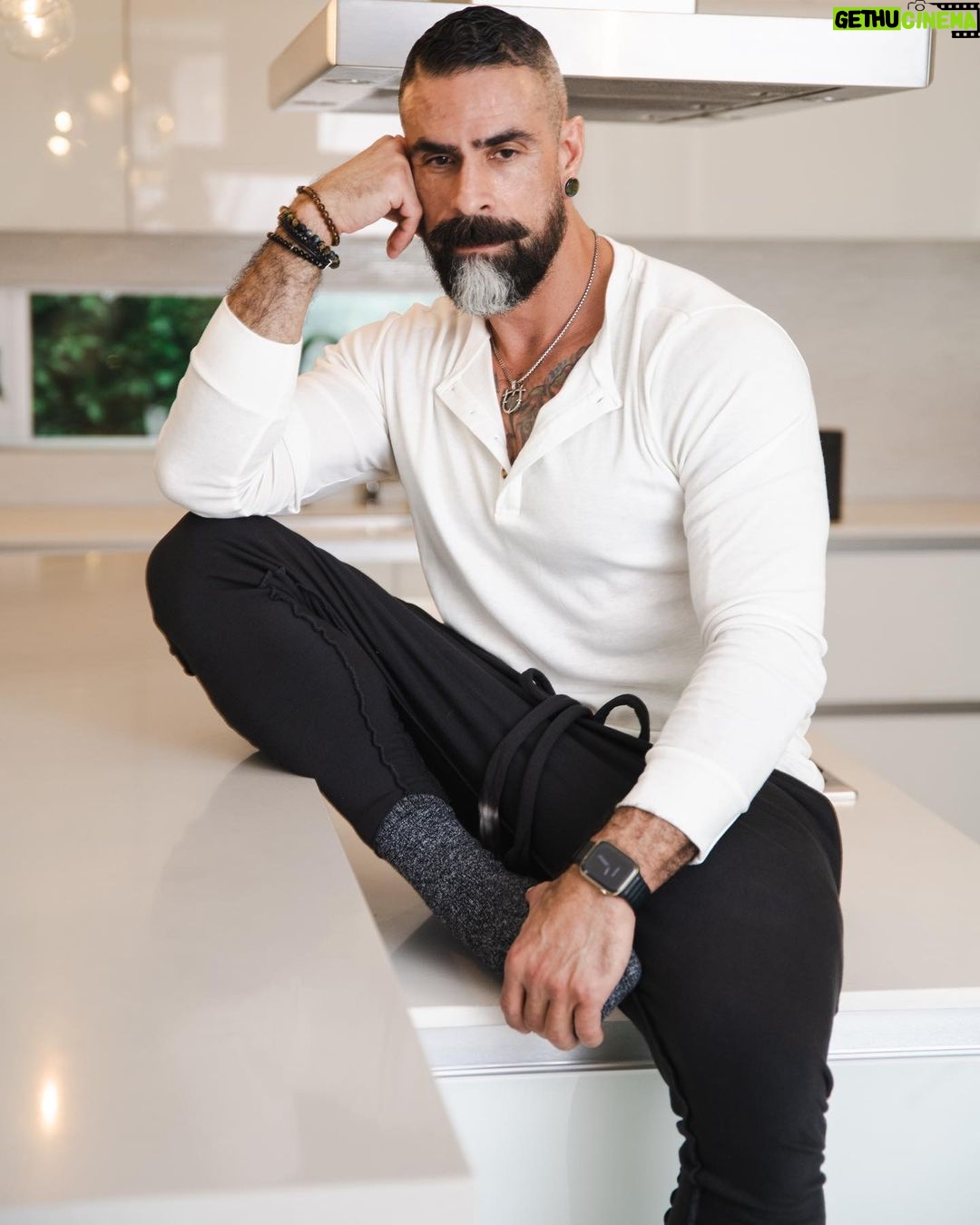 Israel Zamora Instagram - Good morning beautiful humans new photoshoot with the very talented @darrenstone_photography