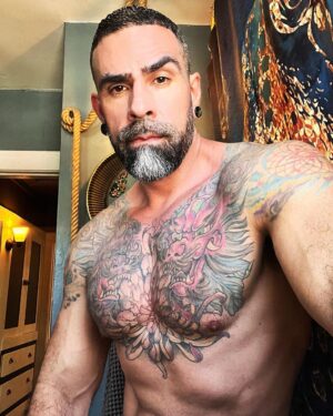 Israel Zamora Instagram - Been a while since I have posted, going to make an effort to do so more often. Hope you all are well ✨💖✨