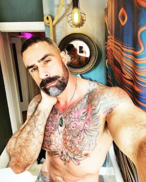 Israel Zamora Instagram - Good morning everyone 💖