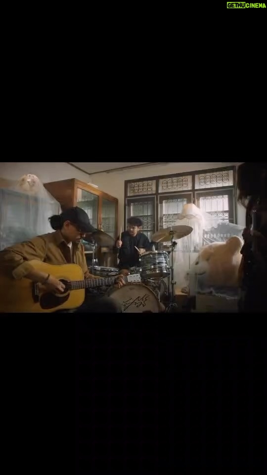 Itchnakorn Pheungkiatrasmee Instagram - “ เธอยังอยู่ตรงนั้น เธอยังอยู่กับฉัน อยู่ในความทรงจำครั้งเก่า “ เศร้าเคล้าน้ำตาไปด้วยกันกับ Official Mv ความรู้สึกของตัวฉัน - มนัสวีร์ ติดตามความเคลื่อนไหวได้ที่ facebook หรือ youtube 9arkkhan “ขอให้มีความสุขกับเพลงเศร้า” #มนัสวีร์ #ความรู้สึกของตัวฉัน #ขอให้มีความสุขกับเพลงเศร้า #9อัคคัญญ์ #manutsawee #9Arkkhan