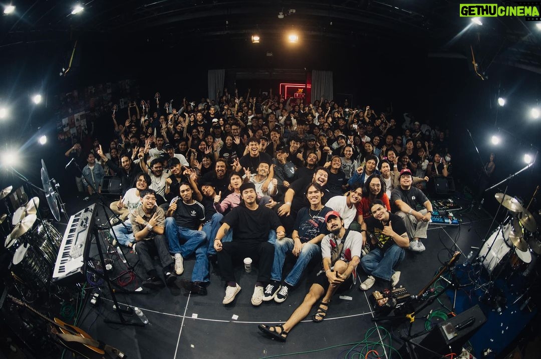 Itchnakorn Pheungkiatrasmee Instagram - ผ่านไปเป็นที่เรียบร้อย สำหรับ Concert มนัสวีร์ และ น้องๆในค่าย 9 อัคคัญญ์ ขอบคุณพี่ๆทุกท่านที่สนับสนุนและทำให้งานนี้เกิดขึ้นได้ ขอบคุณน้องๆทุกๆวง เก่งกันขึ้นมาก รอดูความสำเร็จของทุกๆวงในเวทีที่ใหญ่กว่านี้ครับ ลุยกันกันต่อ #9อัคคัญญ์ #มนัสวีย์ #มาณพ #แกนฮาว่า #วิจิตรชน