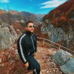 Ivo Arakov Instagram - Всеки ден е нова възможност за ново начало и стъпка към позитивната промяна, която винаги сте искали в живота си! Или както се казва “от понеделник почвам” ✌️😜 Но какво ли разбирам и аз 😄 #new #beginning единствено, че не трябва да започваш дело само за да го приключиш това е ⛔️ че не сте на мястото си! Хубава седмица 😇 Вазова Еко Пътека