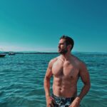 Ivo Arakov Instagram - Съветът ми е много простичък! Грабете слънчева енергия, защото цяла зима това сме чакали! ✌️😄