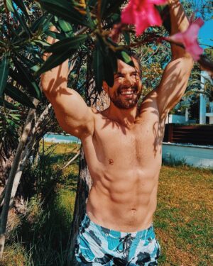 Ivo Arakov Instagram - Summer vibes 🌊🏄‍♂️