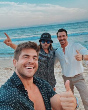 Ivo Arakov Instagram - Our last goodbye with summer ‘22 🌴