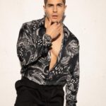 Ivo Arakov Instagram - Напишете в коментар вашето предложение за описание на снимката! Най-добрият ще спечели професионален гевгир или покана да си купи два билета за постановката “Спанак с картофи” в София на 12.07 от 19:00 в театър “Сълза и смях”! #batemladen Write in a comment your suggestion for the description/caption of the photo! The best one will win a professional colander or an invitation to buy two tickets to the production "Spinach with Potatoes" in Sofia on 12.07 at 19:00 in the "Tear and Laughter" theater! #batemladen Театър "Сълза и смях"