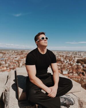 Ivo Arakov Instagram - 🥷