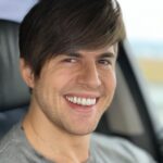 Ivo Arakov Instagram - Сменям стила! Коя визия ви допада най-много? Гласувайте от в коментар с 1 до 10 за да съм сигурен, че ще взема най-правилното решение! 😁 Снимка и обработка @georgevachev 🎉