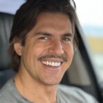 Ivo Arakov Instagram - Сменям стила! Коя визия ви допада най-много? Гласувайте от в коментар с 1 до 10 за да съм сигурен, че ще взема най-правилното решение! 😁 Снимка и обработка @georgevachev 🎉
