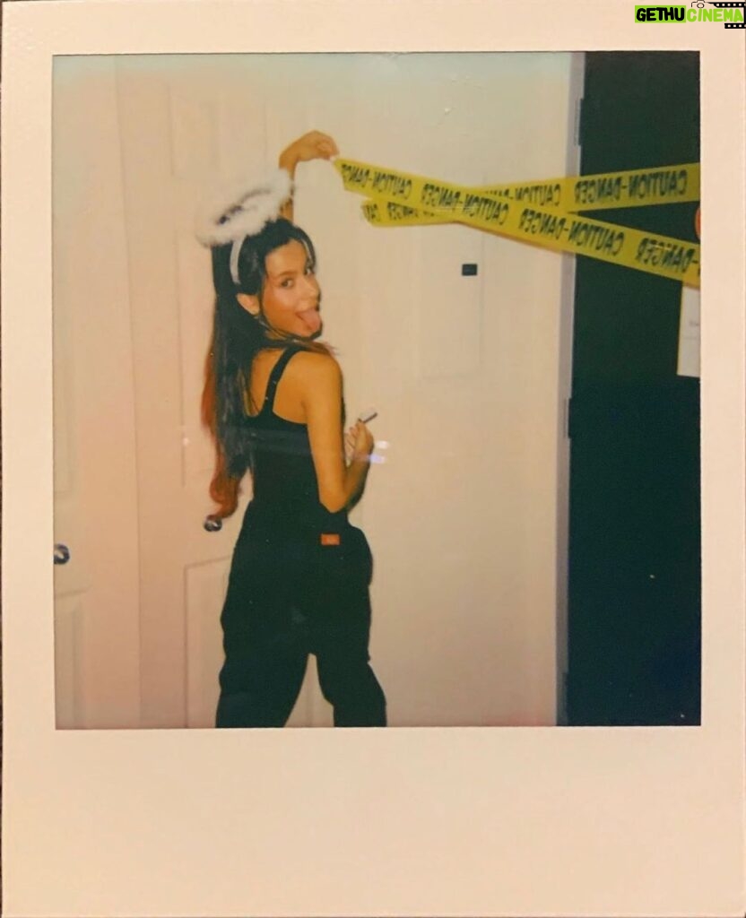 Izabella Alvarez Instagram - Danger baby Montreal, Quebec