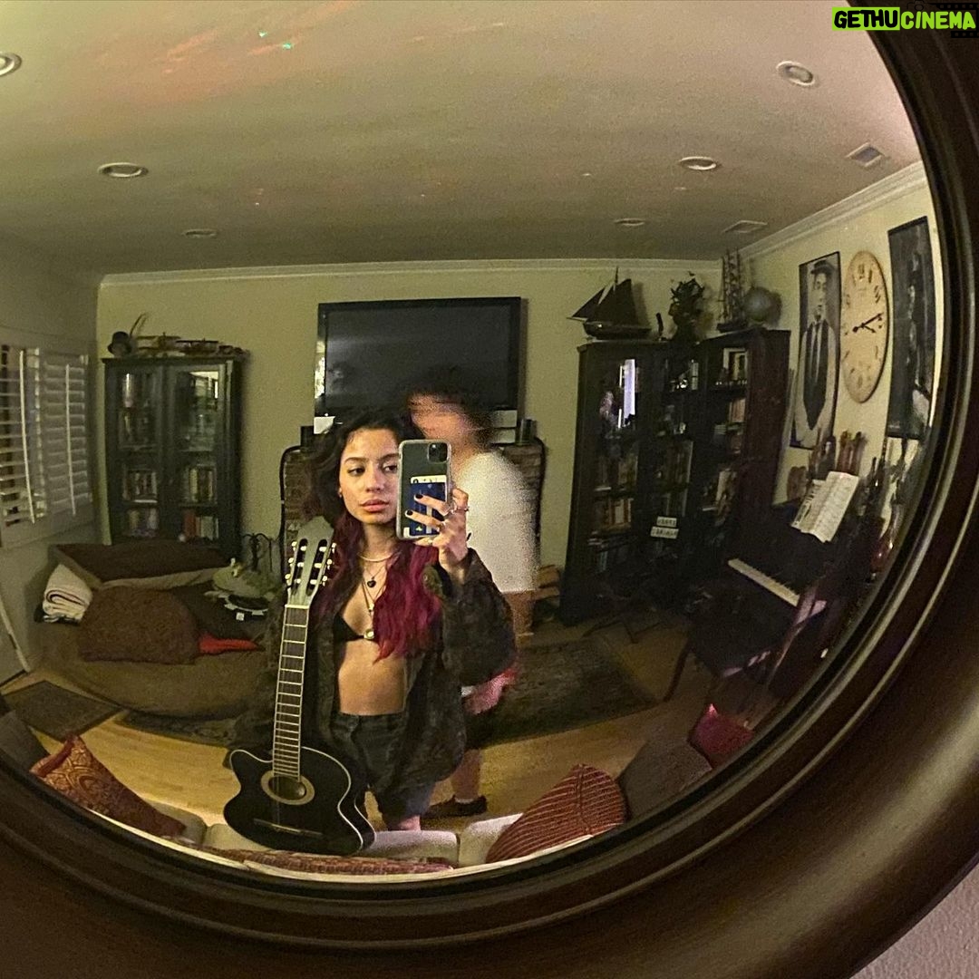 Izabella Alvarez Instagram - Who’s house