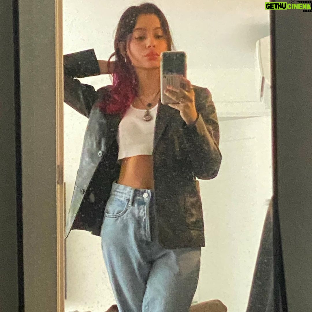 Izabella Alvarez Instagram - Anyone doing laundry these days Montreal, Quebec