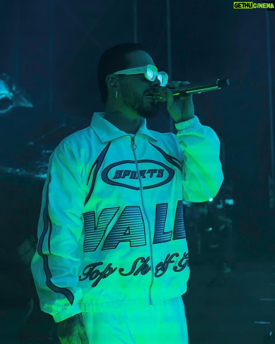 J Balvin Instagram - 1. Que Chimba 2. Sonido, sonido, soundcheck 3. Con la jefa en camino 4. Como dice? @f1 5. Outfit check 6. Con mi amigo @richardmille 7. Con mi otro amigo 8. El cono 😂 9. Mi gente 10. J Balvin men @spherevegas