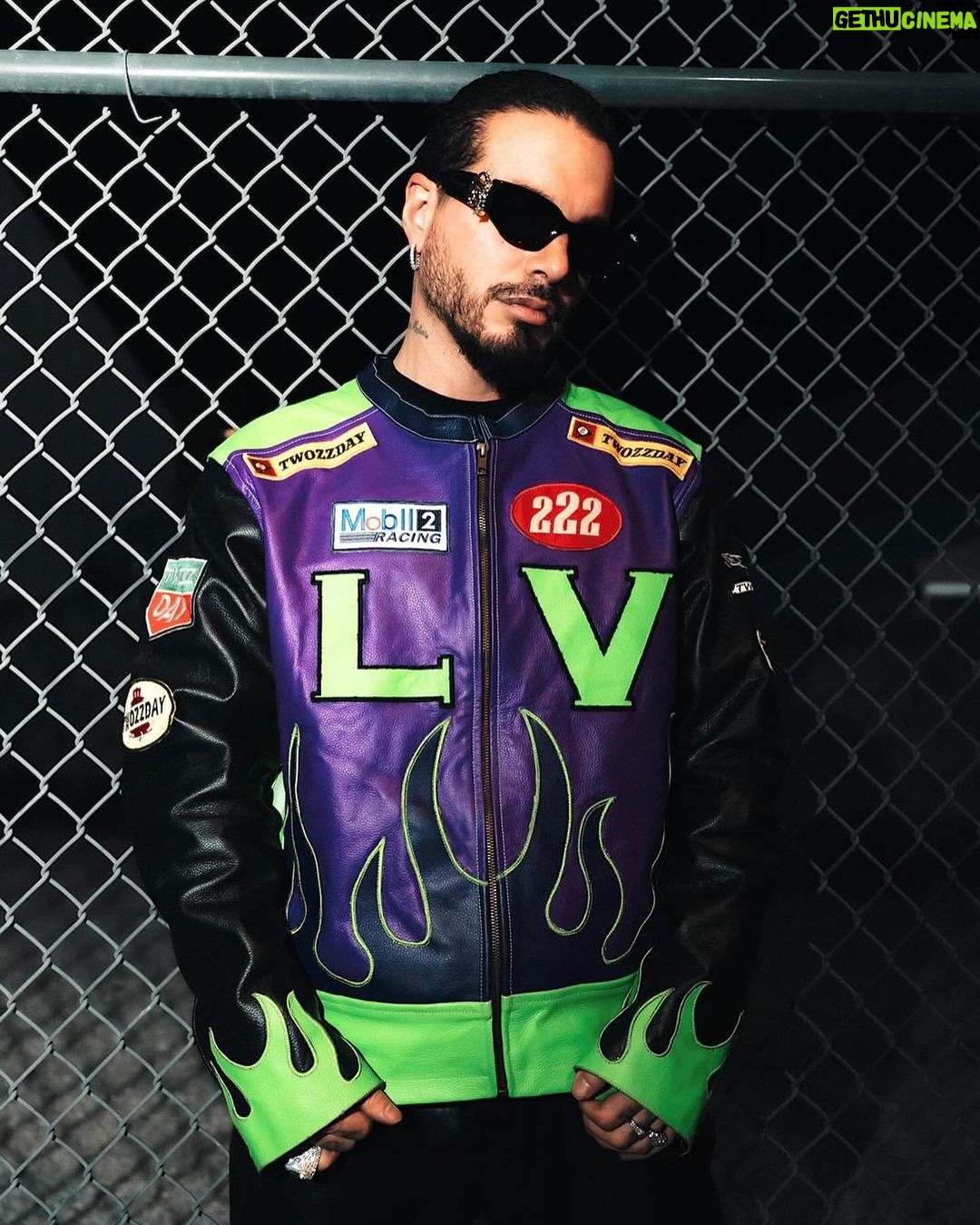 J Balvin Instagram - 1. Que Chimba 2. Sonido, sonido, soundcheck 3. Con la jefa en camino 4. Como dice? @f1 5. Outfit check 6. Con mi amigo @richardmille 7. Con mi otro amigo 8. El cono 😂 9. Mi gente 10. J Balvin men @spherevegas