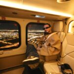 J Balvin Instagram - Empezamos cantando en Medellín-Castilla y hoy en Arabia Saudita, que bueno es vivir el proceso . En el último video es chiste navideño de pope como buen paisa 😂😂😂
