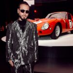 J Balvin Instagram – Fashion Killa 🥷🚗💨

@ferrari , La Familia.
@charles_leclerc @valentinaferrer @carlossainz55