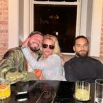 J Balvin Instagram - Colmillo ya afuera!! 🩸🦷 @britneyspears ya la aprobó y @maluma nuevamente mal en el amor 🤣