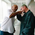 J Balvin Instagram - Siempre le saco sonrisas hasta a los mas bravos 😅 @miketyson #hotboxinpodcast