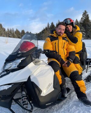 J Balvin Instagram - Feliz cumpleaños a uno de los pilares más importantes de mi vida, gracias por llenar cada lugar que visitas con tu luz y felicidad, por enseñarme de tu sabiduría, a disfrutar de los detalles más pequeños haciéndolos que los sienta de una manera gigantesca.

Te amo ❤️