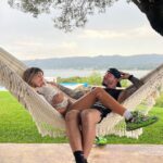 J Balvin Instagram - Me enorgullece tanto el ser humano que soy hoy día Me tomé mi tiempo pa' gozar de esta sabiduría Mejoré mis hábitos no hago cosas que antes hacía Y es por la gracia de Dios que me siento con alegría. Sonríe