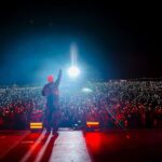 J Balvin Instagram - 3 continentes conectados en una misma vibra, la de sonreír y de la felicidad. La mantuvimos en ALTA Australia, Europa y Singapur ⚡️⚡GRACIAS Empezamos esta nueva etapa, SALUTE que ya lo que sigue es Nueva Música y sonrían que esto es un raticooo.