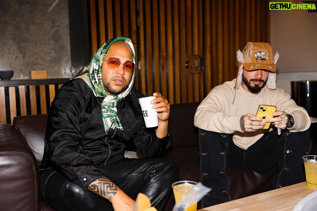 J Balvin Instagram - Nuevo Record del LATINO GANG !! Melbourne -Australia . Estamos mejor que ayer GRACIAS A DIOS!! En Alta!! Melbourne, Victoria, Australia