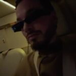 J Balvin Instagram - Empezamos cantando en Medellín-Castilla y hoy en Arabia Saudita, que bueno es vivir el proceso . En el último video es chiste navideño de pope como buen paisa 😂😂😂