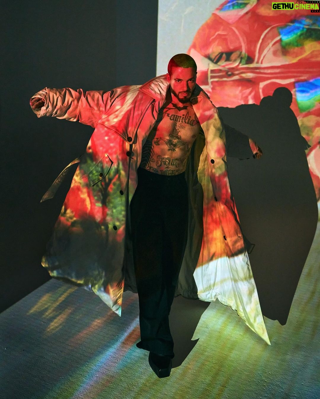 J Balvin Instagram - Tantas fotos nos tomamos que nunca publique… @alexa_nypost @gregswalesart