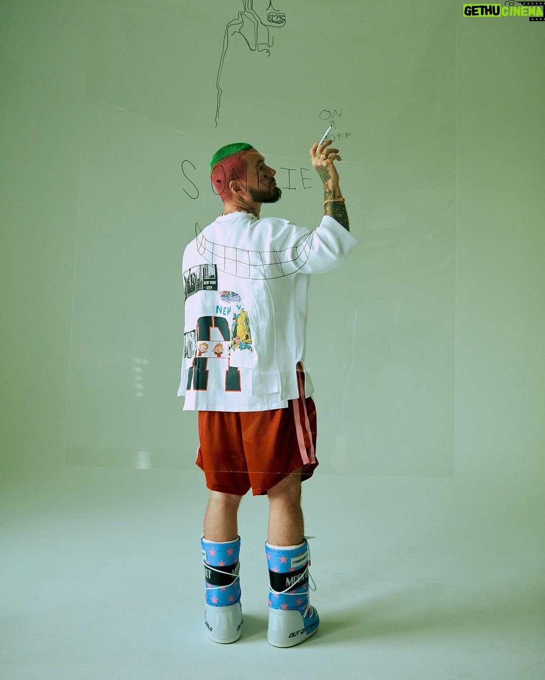 J Balvin Instagram - Tantas fotos nos tomamos que nunca publique… @alexa_nypost @gregswalesart