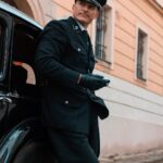 Ján Koleník Instagram - Včera bol deň víťazstva nad fašizmom a nacizmom. Ten režim nie je o slušivých uniformách, ale o zvrátenej ideológii, diktátoroch, o podmaňovaní území, nadradenosti a prenasledovaní nevinných ľudí a ich zabíjaní. Ak nepoznáme históriu, musíme ju prežiť znova. Buďte obozretní…#dunajkvasimsluzbam @tvmarkizaofficial