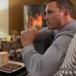 Ján Koleník Instagram - 🍫☕️ A ako si Kofilu najradšej vychutnávate Vy? 📷🍫 Odfoťte si to, pretože kofila_czsk v súťaži rozdáva 1.000 EUR ✨ SÚŤAŽ JE UKONČENÁ! 1. Dnes označ dole v komentári, s kým si výhru vychutnáš ❤️ 2. Dnes odfoť Kofilu 🍫 3. Dnes daj tú fotku do tvojho story a označ v ňom @kofila_czsk 📷 O 24 hodín vyžrebujem z komentárov výhercu 1.000 EUR ✨ #spolupraca #KofilaVianoce #Kofila100rokov #Kofila