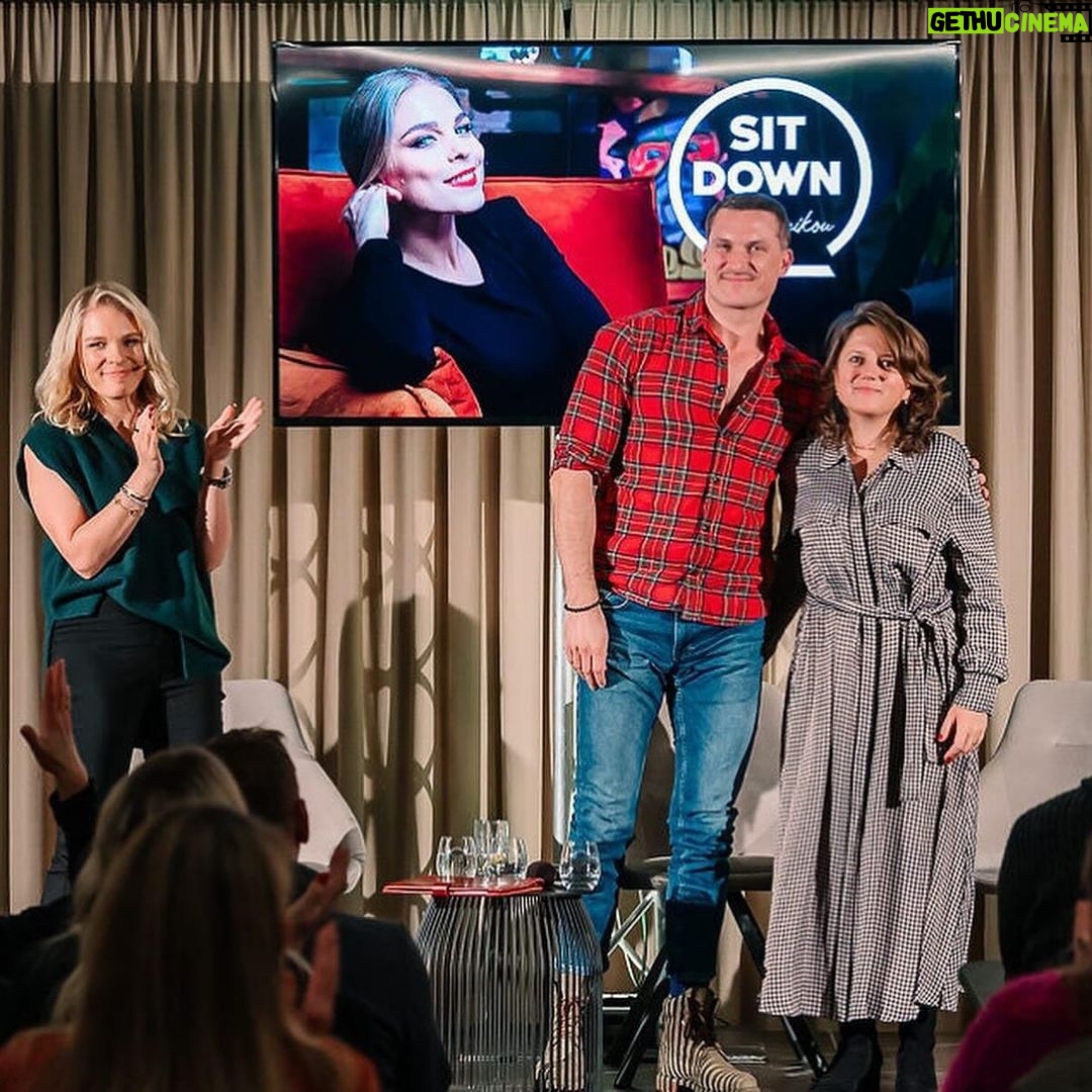 Ján Koleník Instagram - Bolo mi cťou byť spoluhosťom s @todovamonika keď je hostiteľ @veronikaostrihonova v @sitdownsveronikou ❤️