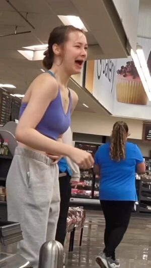 Jack Vale Instagram - Her face! 😂