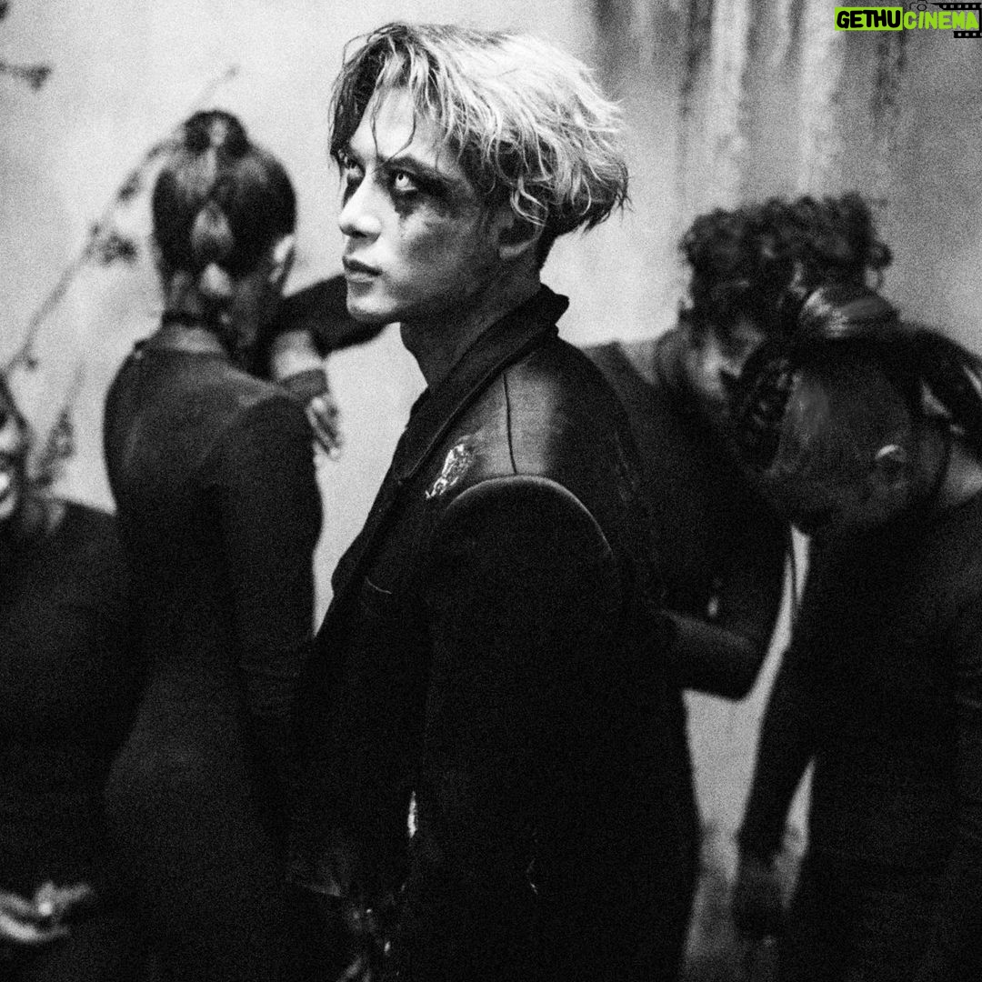 Jackson Wang Instagram - Thanks for enjoying my work I can’t wait to present u all #MAGICMAN2 It’s new and evolved💋 Here are some 👇 “Cheetah” Behind The Scenes Photos More to unlock for ‘cheetah’ down the road Thank u so much for supporting showing love and viewing the MV ❤️ . 📸@masonrosephoto . #JacksonWangCheetah #TEAMWANGrecords @teamwang