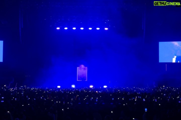 Jackson Wang Instagram - MAGIC MAN WORLD TOUR 2023 SOUTH AMERICA . 📍Chile . I felt Chile 🇨🇱 in my blood The energy felt like a hug to my soul. I hope u all can relate to my story and feel it inside. Hope u all had a great time, entertained, and think more about urselves , about the magic in u. The standard of happiness & satisfaction to urself, in ur own standard. That’s all it matter to me as a performer / entertainer / artist. I cherish and love u all very much. Safety always comes 1st when we do anything. AND! I got to go around town for two days just taking naps on the ground at the fields breathing Chile air staring into the sky Got a chance to go eat local food & feel the city Went to the underground area for fashion to check out art pieces & work by local artists. Met some of u on the streets, asked some of u where to go cuz i got lost 😳 It was such an experience that i have been wanting for a while. Not like in the past, just airport, hotel, venue back & forth and hop out the city. Thank u so much #Chile Thanks to my man @djignaciojavier for sharing his soul in music 🔥🔥 Hope to see u again! Next time we go hang out ! Gracias Chile ! 🇨🇱 📸📹🎬 🇨🇱Chile @el.eme #MAGICMANWorldTour #JacksonWangWorldTour #TEAMWANGrecords @teamwang I’m in #MexicoCity Can’t wait for tmr 💋 At ARENA CDMX Chile,Santiago