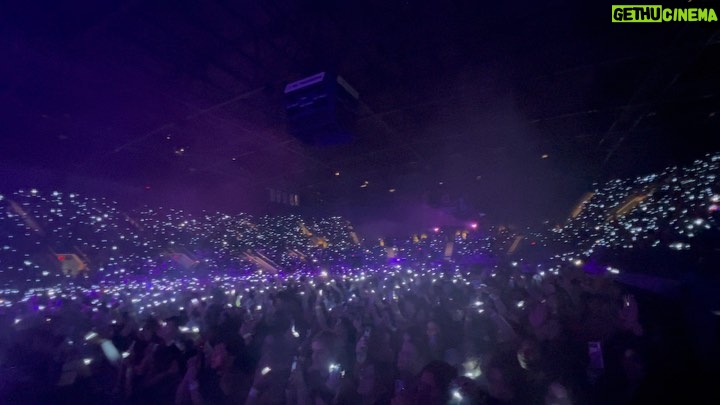 Jackson Wang Instagram - #MAGICMAN WORLD TOUR 2023 📍 Vancouver 📍Chicago 📍Toronto . I hope u can feel what i felt and be able to connect to my story Hope u had fun Entertained Brought some thoughts home & hope u can find ur happiness That’s Finding ur magic. It was really great to feel u all in front of my eyes 💋 I love u all so much . 🎞️📸 Vancouver : Rich Lam Chicago : @laurie.fane Toronto : Tom Pandi 🫡🙏 . #MAGICMAN2 #MAGICMANWorldTour #JacksonWangWorldTour #TEAMWANGrecords @teamwang