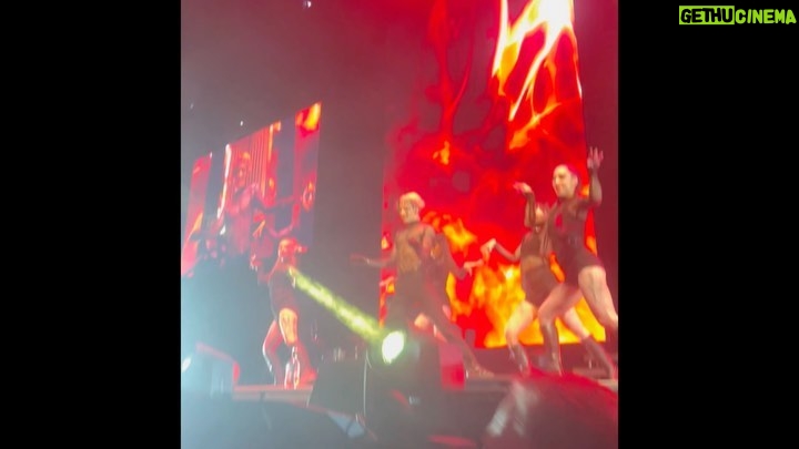 Jackson Wang Instagram - #MAGICMAN WORLD TOUR 2023 📍 Vancouver 📍Chicago 📍Toronto . I hope u can feel what i felt and be able to connect to my story Hope u had fun Entertained Brought some thoughts home & hope u can find ur happiness That’s Finding ur magic. It was really great to feel u all in front of my eyes 💋 I love u all so much . 🎞️📸 Vancouver : Rich Lam Chicago : @laurie.fane Toronto : Tom Pandi 🫡🙏 . #MAGICMAN2 #MAGICMANWorldTour #JacksonWangWorldTour #TEAMWANGrecords @teamwang