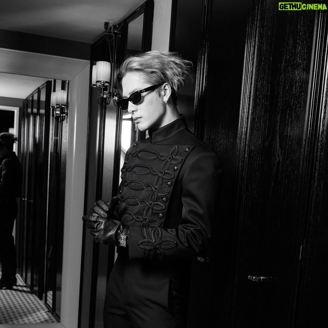 Jackson Wang Instagram - 2023 Met Gala . Explore my inner self with @louisvuitton . . #louisvuitton #metgala 2023